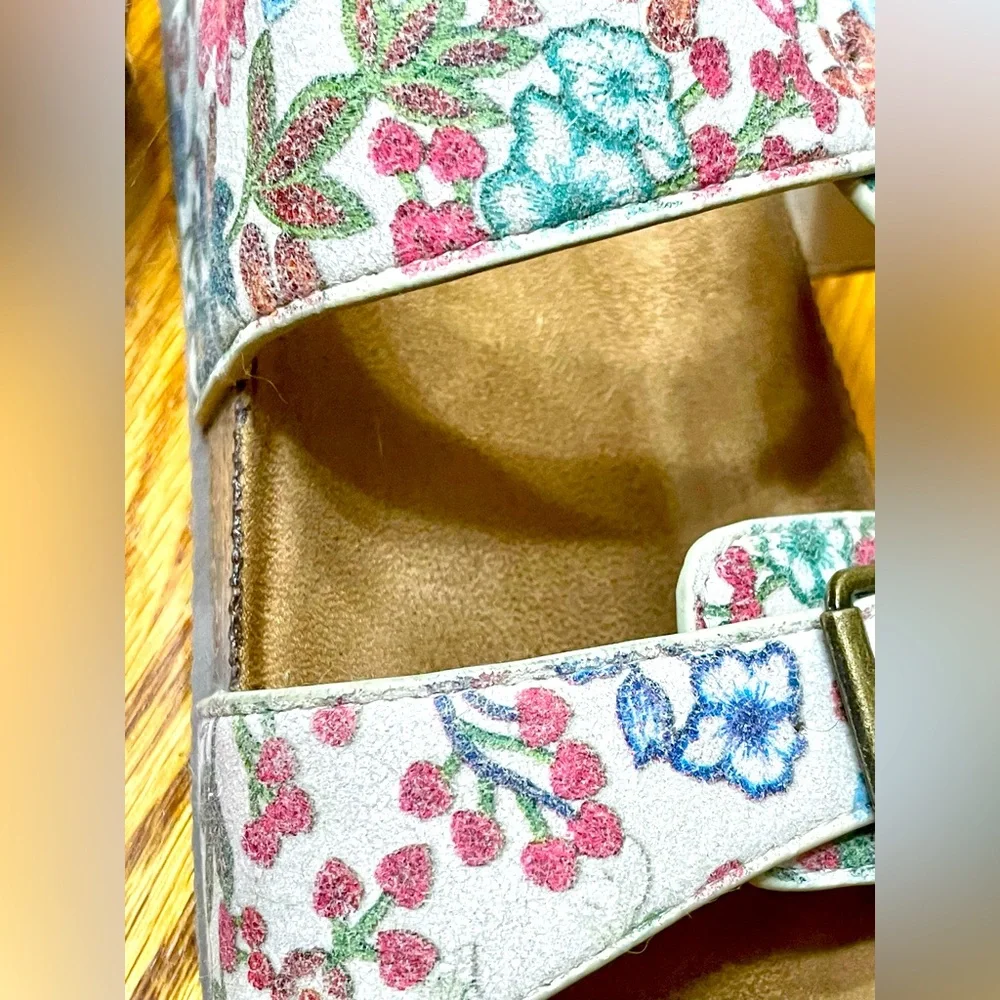 Fall Creek Floral Sandals - Picture 3 of 8